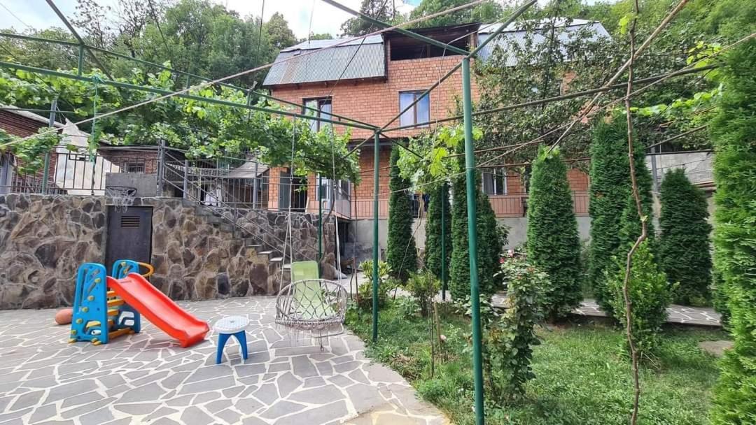 Guest House Casa Borjomi Exterior photo